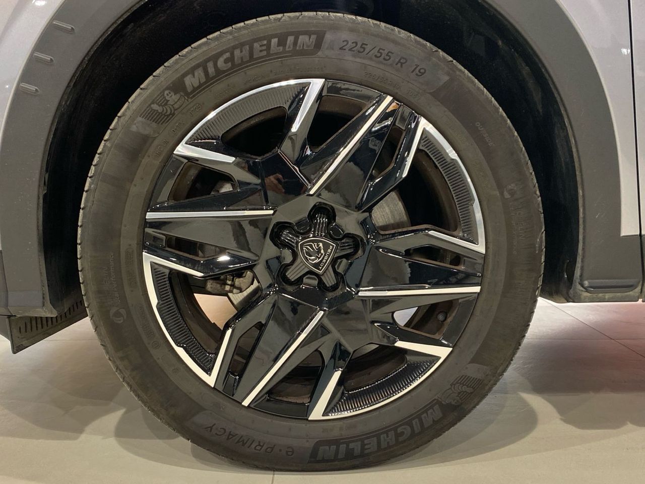 Peugeot 5008 Hybrid 1.2 Allure eDCS6 100 kW (136 CV) - foto 13