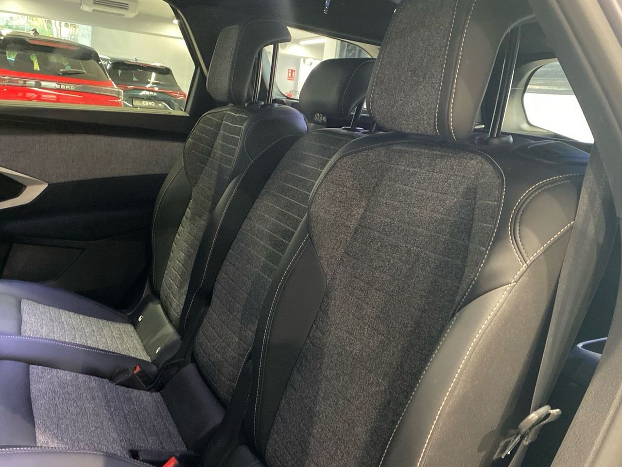 Peugeot 5008 Hybrid 1.2 Allure eDCS6 100 kW (136 CV) - foto 12