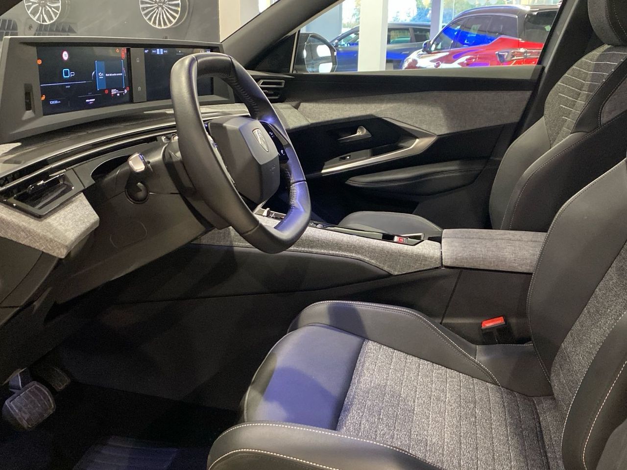 Peugeot 5008 Hybrid 1.2 Allure eDCS6 100 kW (136 CV) - foto 11