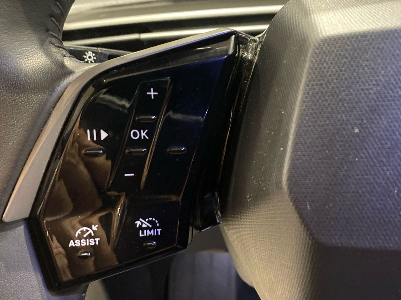 Peugeot 5008 Hybrid 1.2 Allure eDCS6 100 kW (136 CV) - foto 20