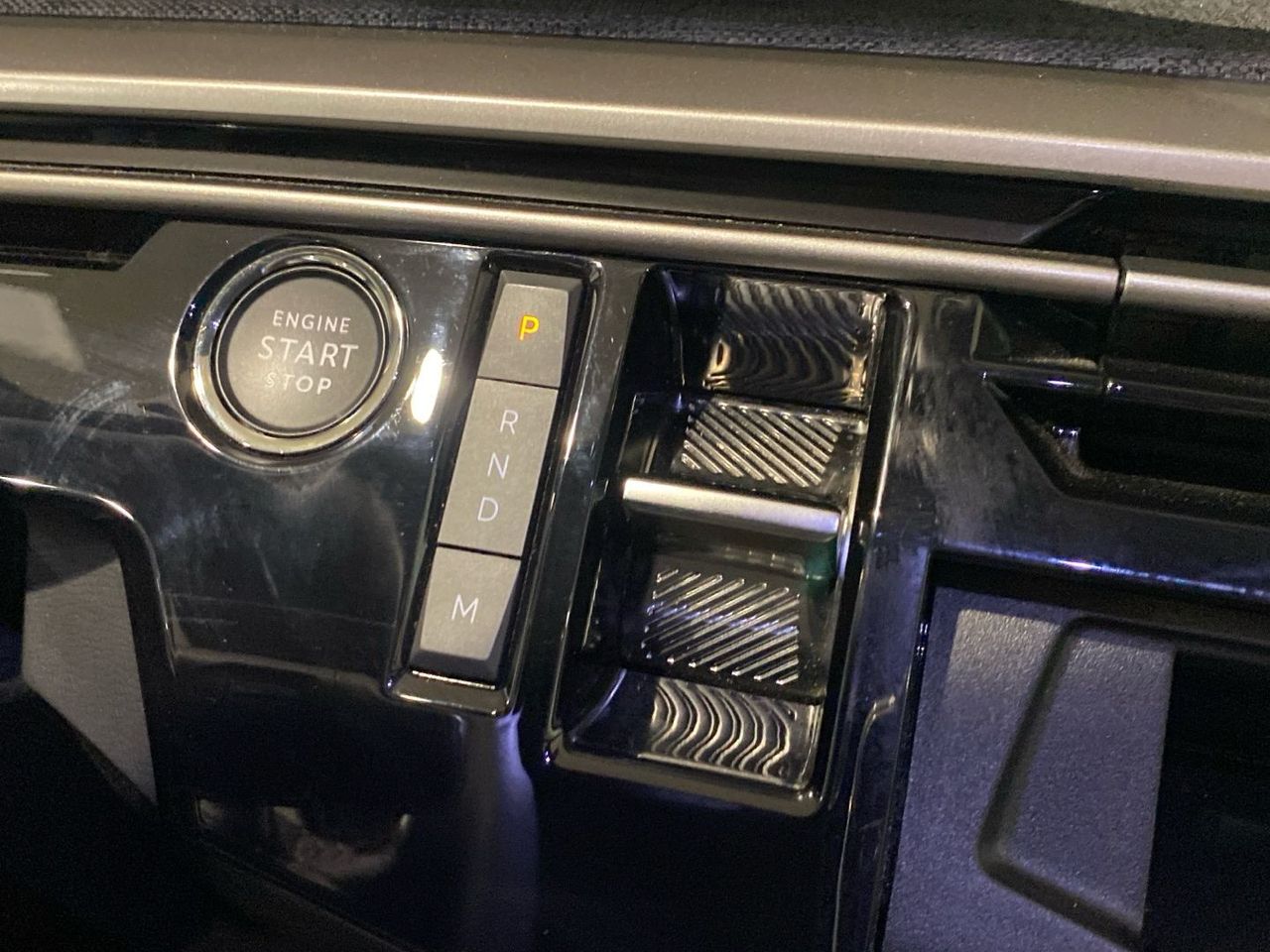 Peugeot 3008 Allure Hybrid eDCS6 100 kW (136 CV) - foto 26