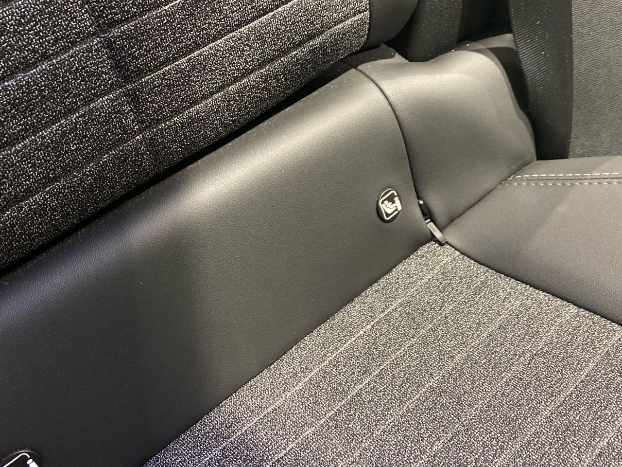 Peugeot 3008 Allure Hybrid eDCS6 100 kW (136 CV) - foto 29