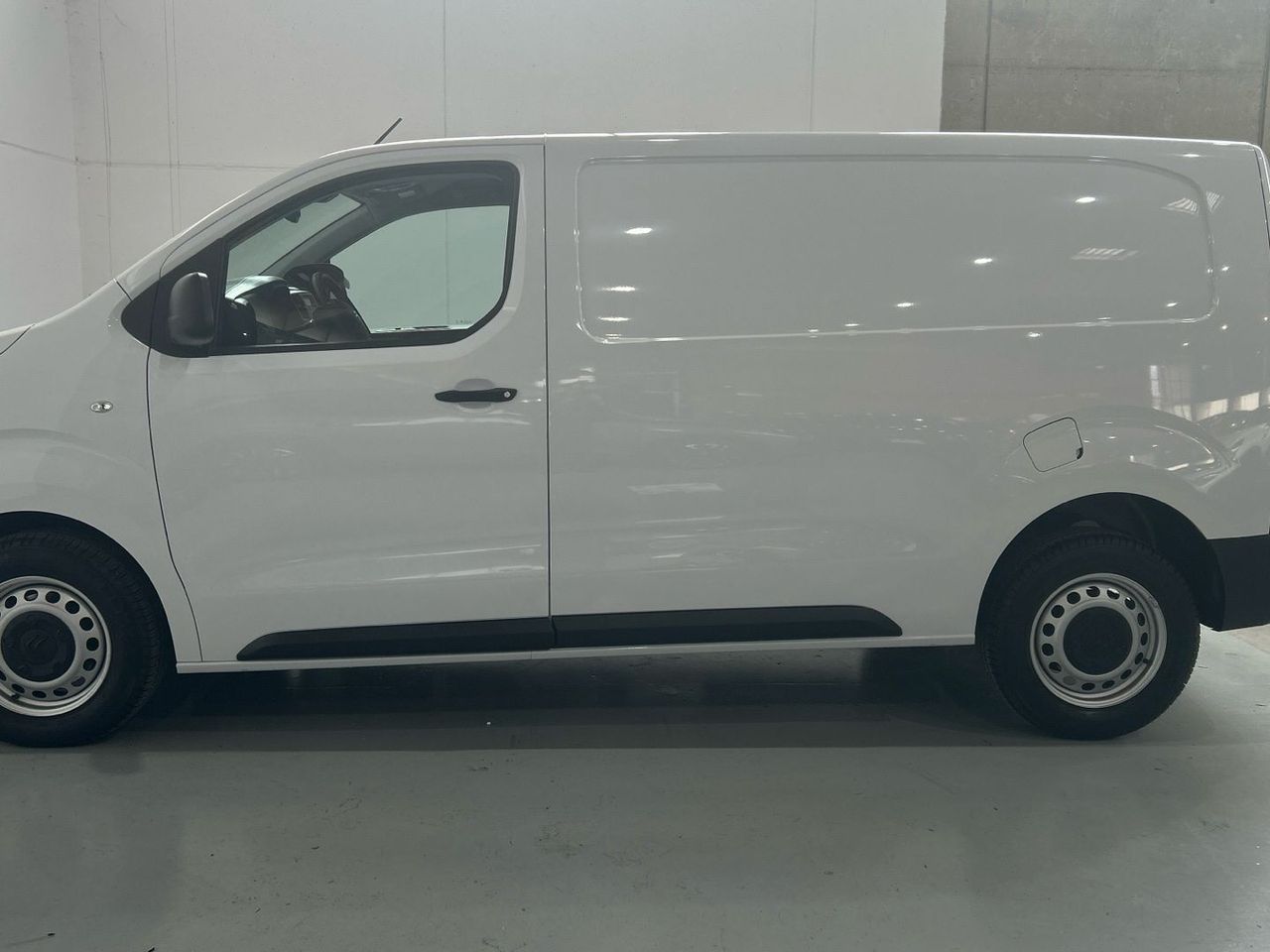 Citroën Jumpy Furgon BlueHDI 145 S&S Talla M 107 kW (145 CV) - foto 24