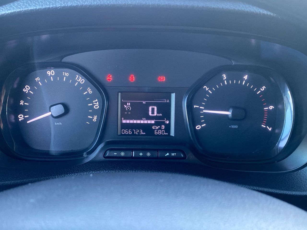 Citroën Jumpy Furgon BlueHDi 100 S&S Talla XS Control 75 kW  - foto 10