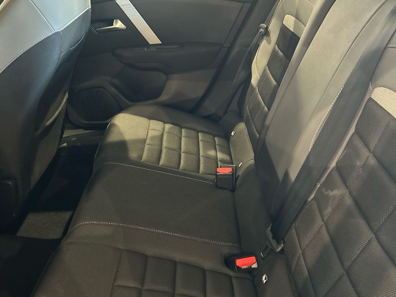 Citroën C4 Hybrid 145 Plus e-DCS6 107 kW (145 CV) - foto 12