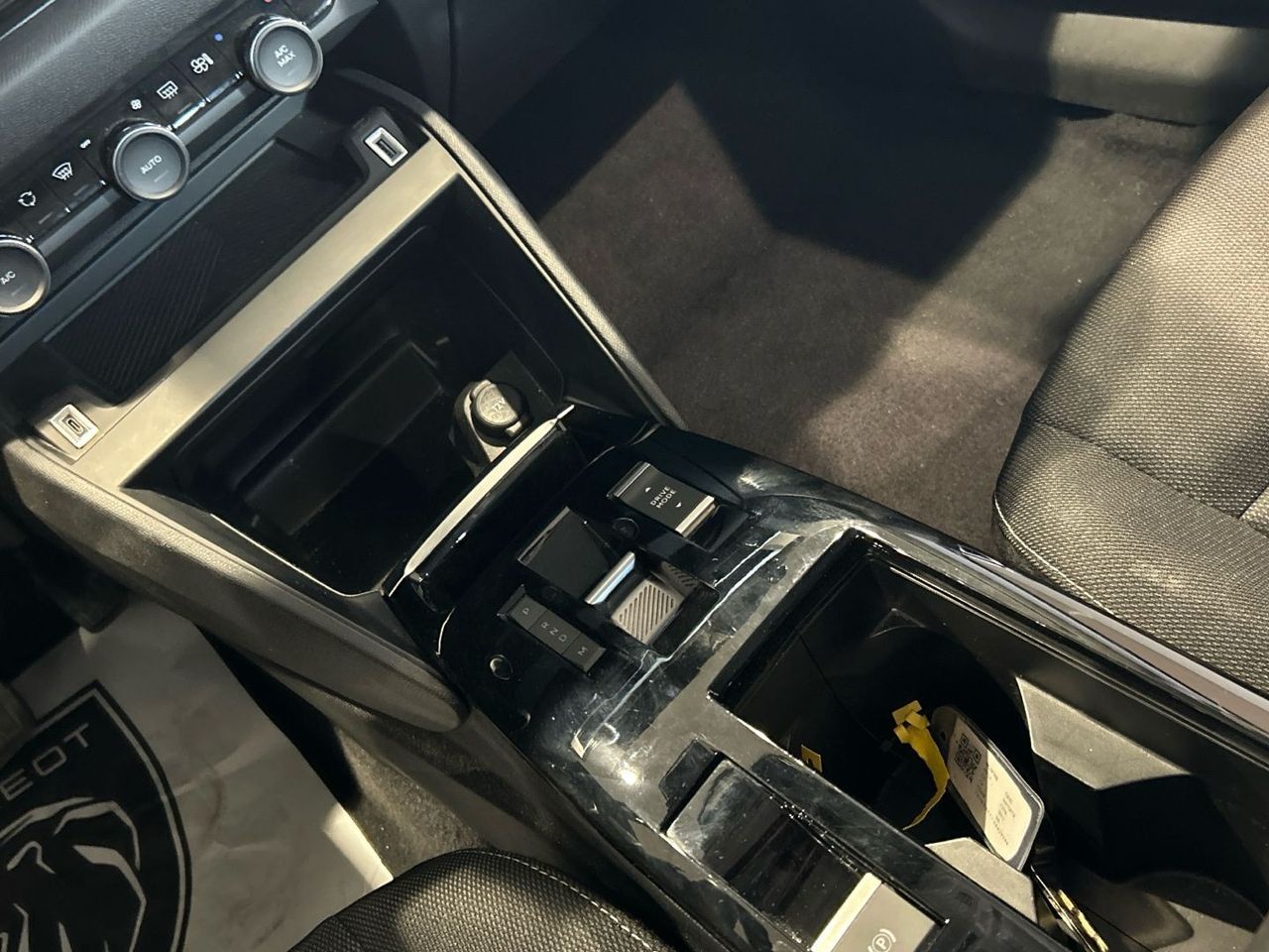 Citroën C4 Hybrid 145 Plus e-DCS6 107 kW (145 CV) - foto 14