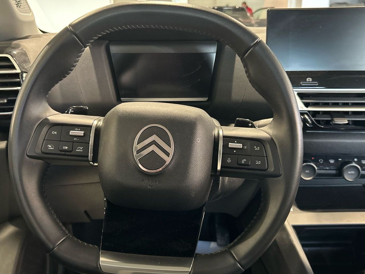 Citroën C4 Hybrid 145 Plus e-DCS6 107 kW (145 CV) - foto 9