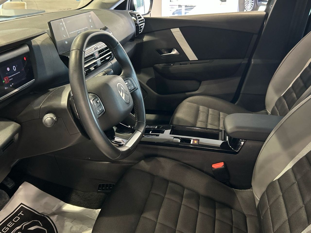 Citroën C4 Hybrid 145 Plus e-DCS6 107 kW (145 CV) - foto 11