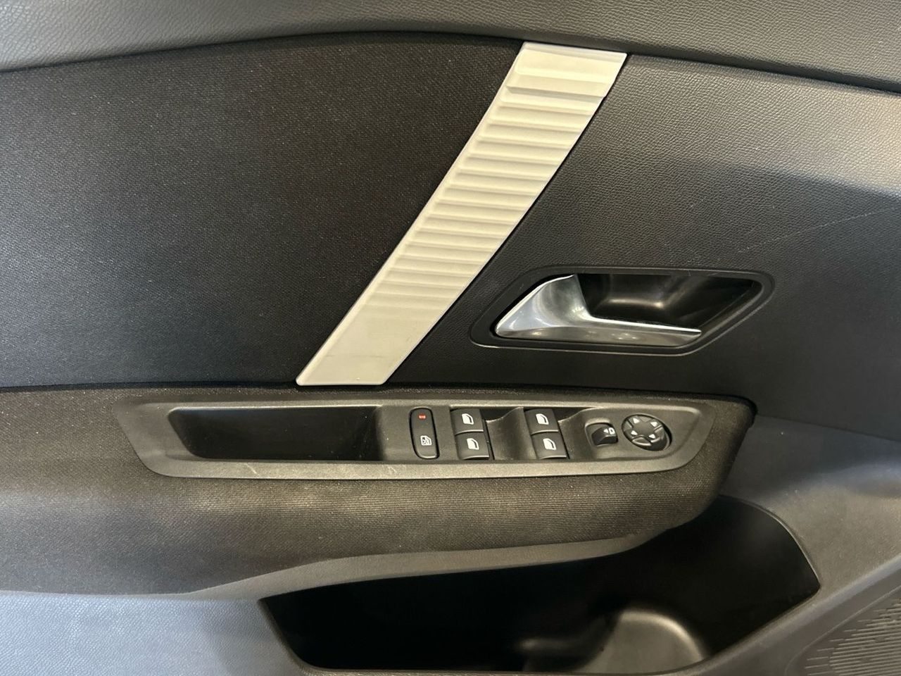 Citroën C4 Hybrid 145 Plus e-DCS6 107 kW (145 CV) - foto 19