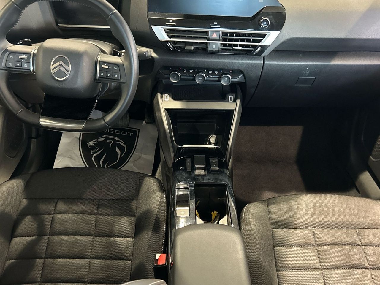 Citroën C4 Hybrid 145 Plus e-DCS6 107 kW (145 CV) - foto 8