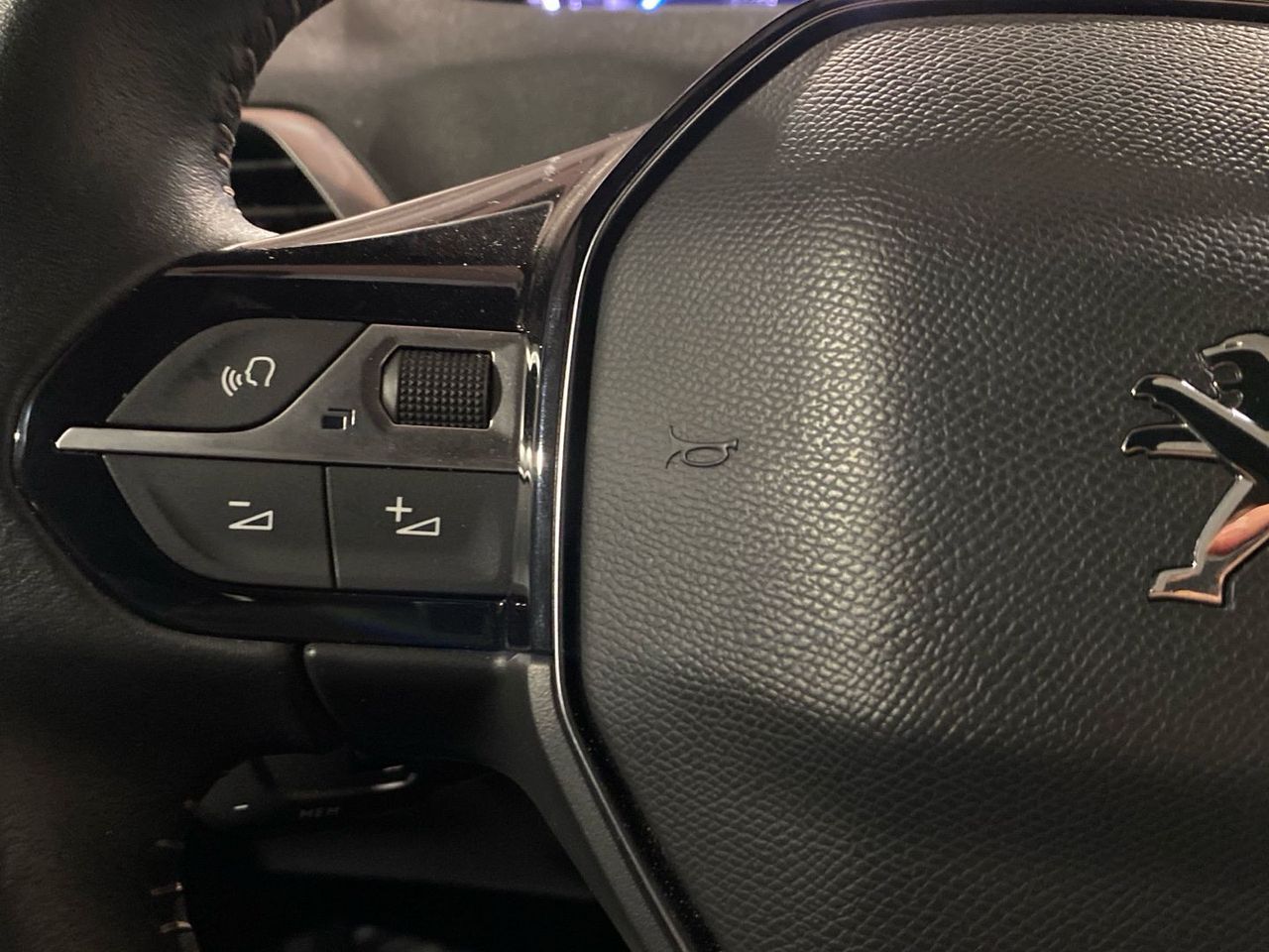 Peugeot 3008 PureTech 130 S&S Allure Pack 96 kW (130 CV) - foto 20