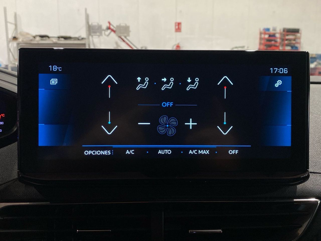 Peugeot 3008 PureTech 130 S&S Allure Pack 96 kW (130 CV) - foto 26