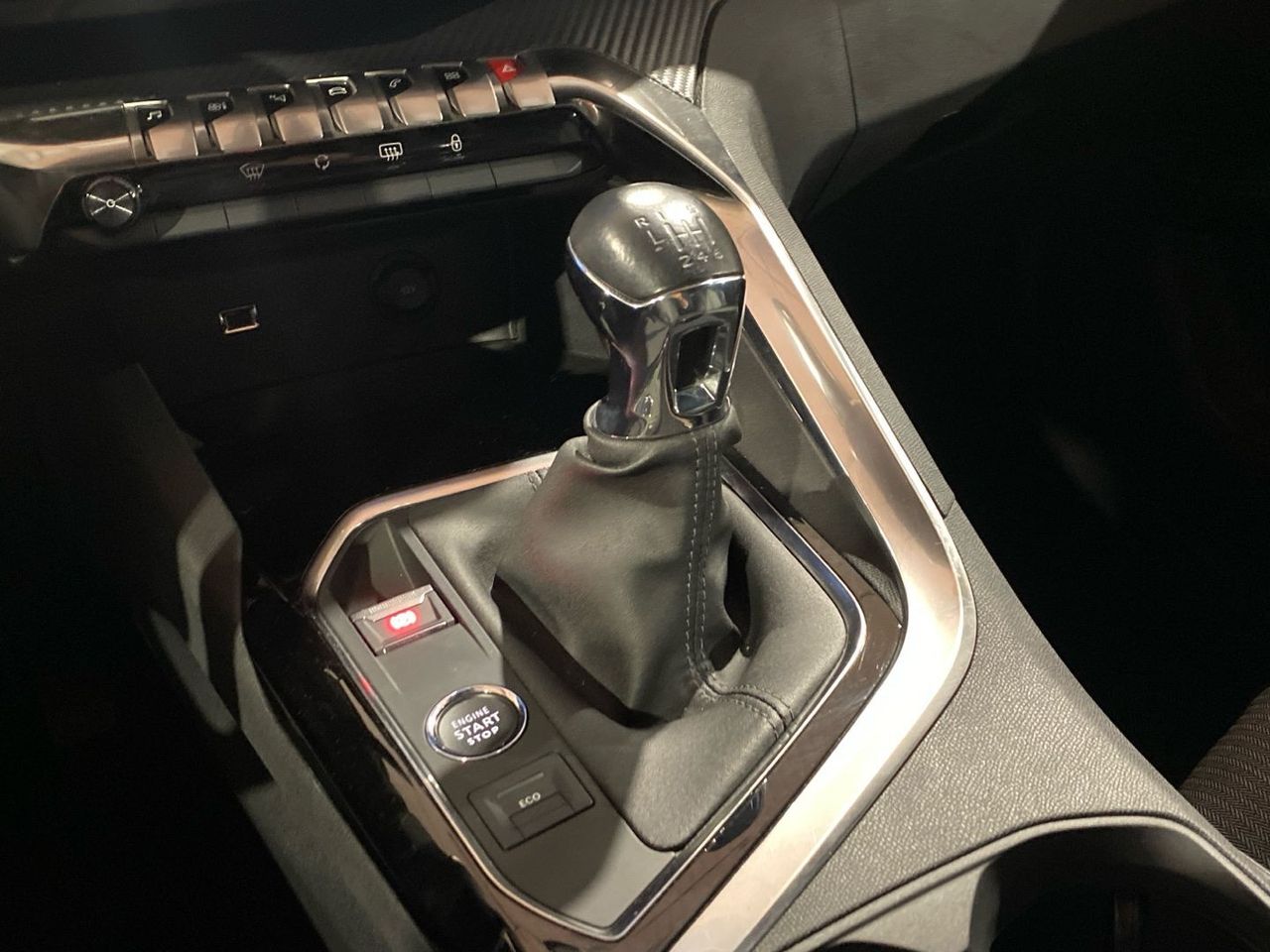 Peugeot 3008 PureTech 130 S&S Allure Pack 96 kW (130 CV) - foto 14