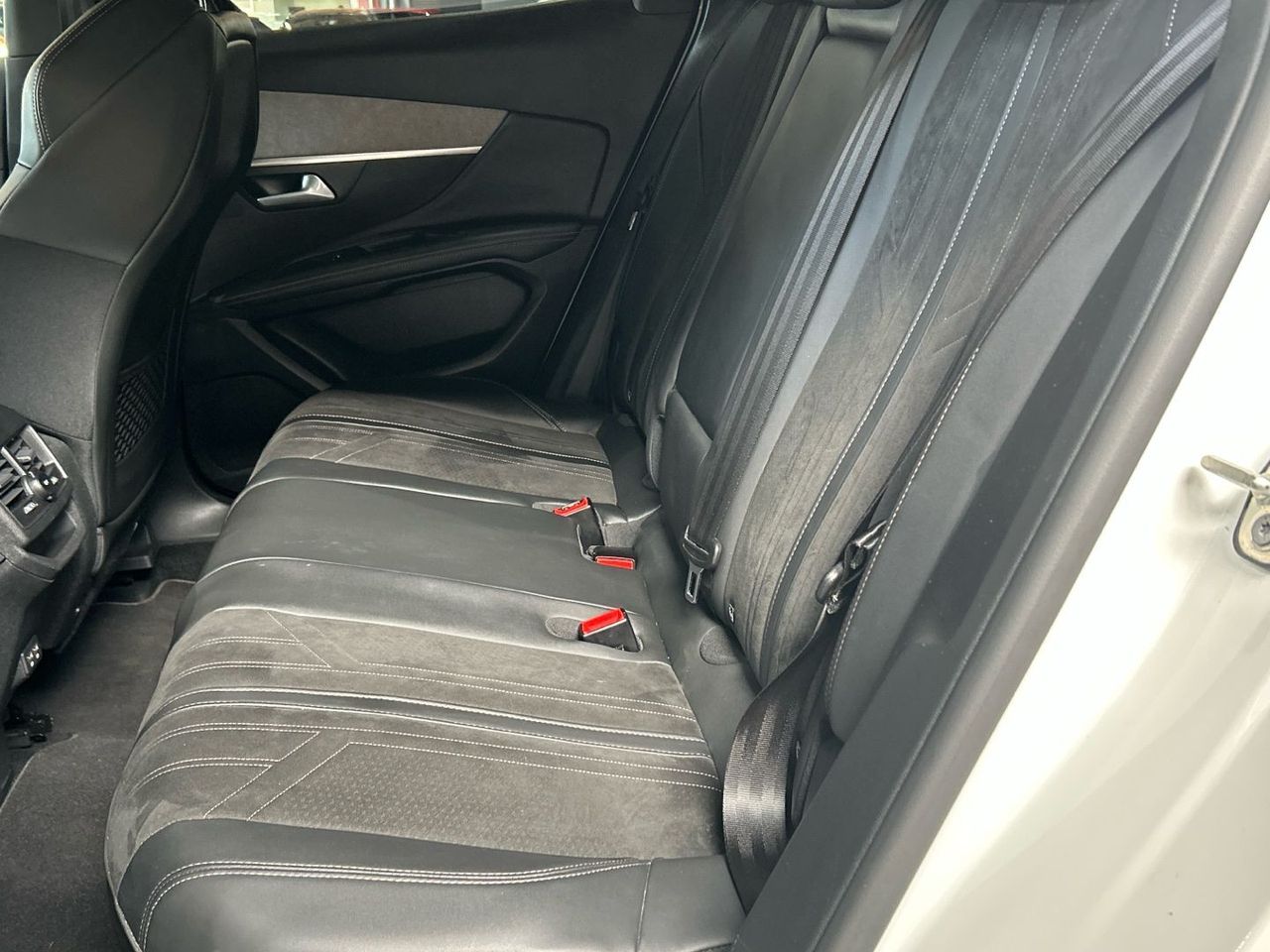 Peugeot 3008 PureTech 130 S&S GT EAT8 96 kW (130 CV) - foto 12