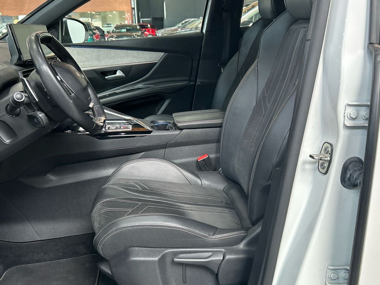 Peugeot 3008 PureTech 130 S&S GT EAT8 96 kW (130 CV) - foto 11