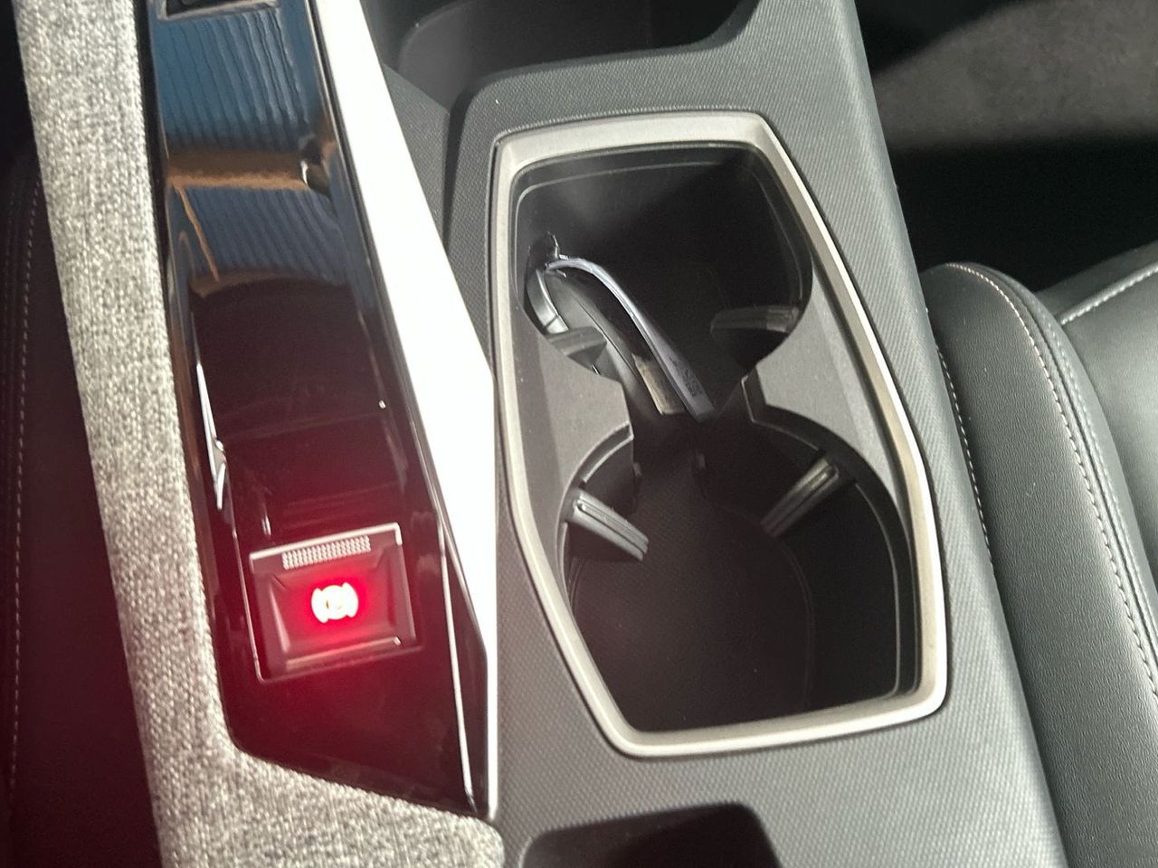 Peugeot 5008 Hybrid 1.2 Allure eDCS6 107 kW (145 CV) - foto 43