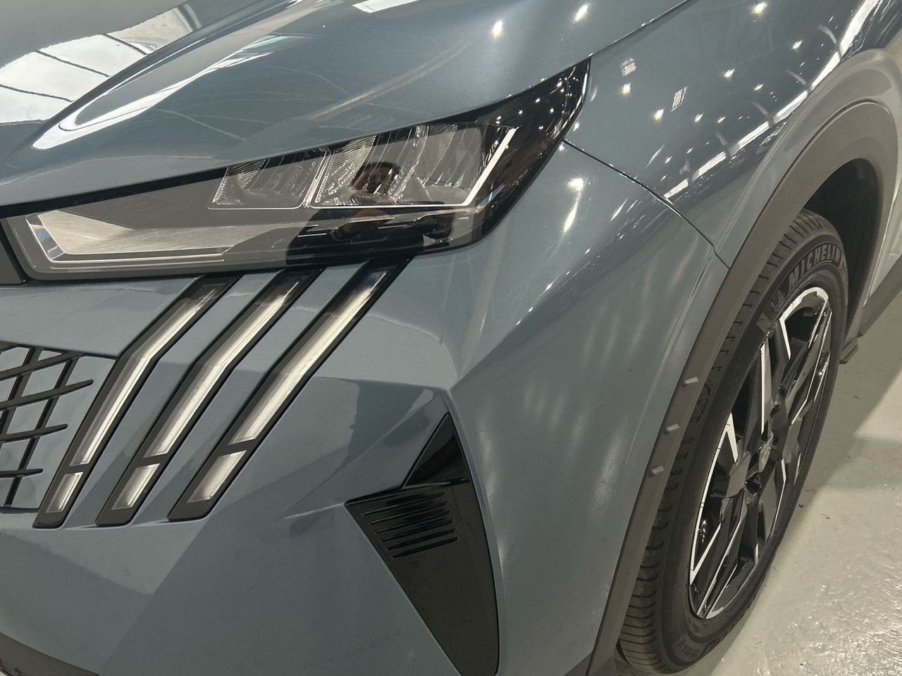 Peugeot 5008 Hybrid 1.2 Allure eDCS6 107 kW (145 CV) - foto 16