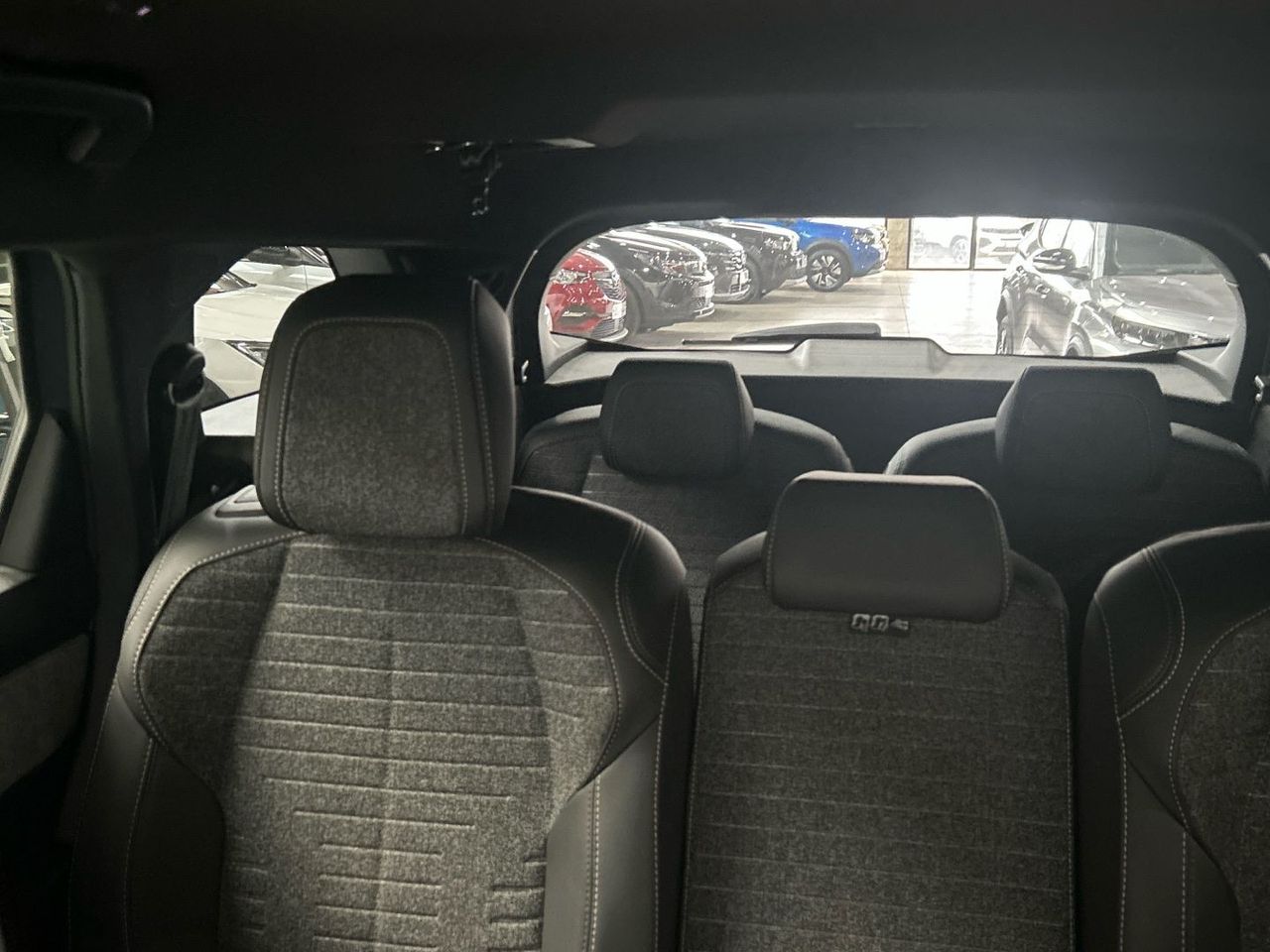 Peugeot 5008 Hybrid 1.2 Allure eDCS6 107 kW (145 CV) - foto 55