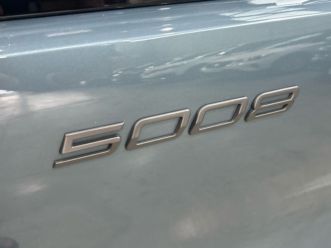 Peugeot 5008 Hybrid 1.2 Allure eDCS6 107 kW (145 CV) - foto 27