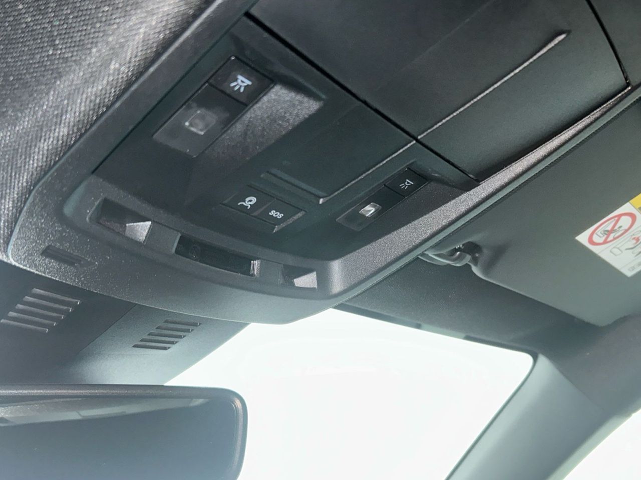 Peugeot 5008 Hybrid 1.2 Allure eDCS6 107 kW (145 CV) - foto 18