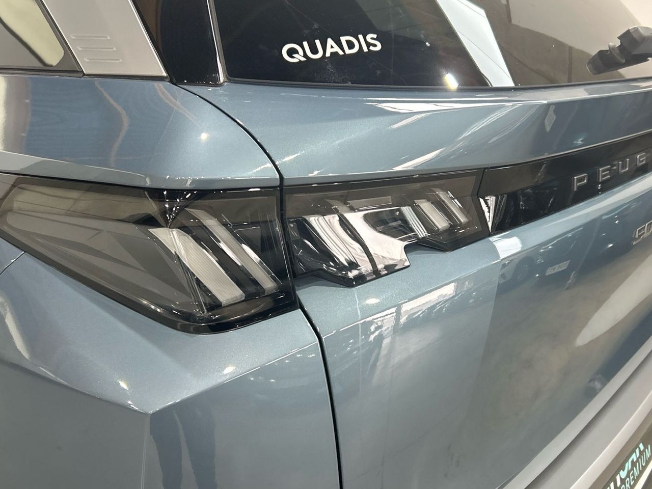 Peugeot 5008 Hybrid 1.2 Allure eDCS6 107 kW (145 CV) - foto 17