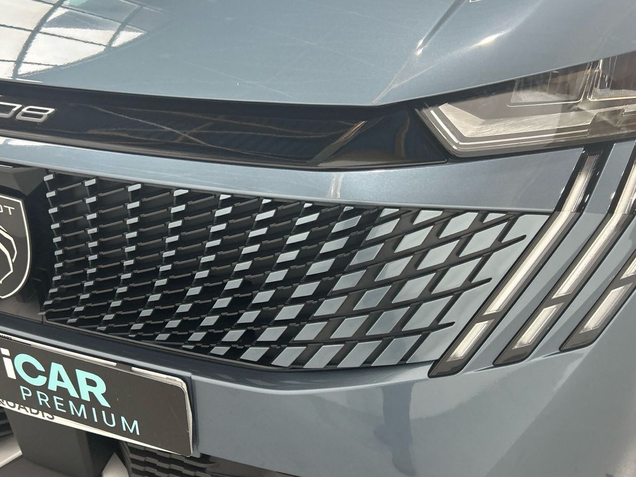 Peugeot 5008 Hybrid 1.2 Allure eDCS6 107 kW (145 CV) - foto 34