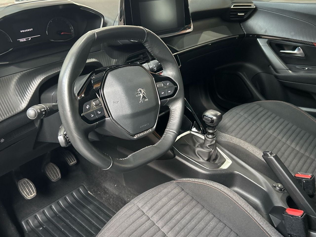 Peugeot 2008 Puretech 100 S&S Active Pack 75 kW (100 CV) - foto 21