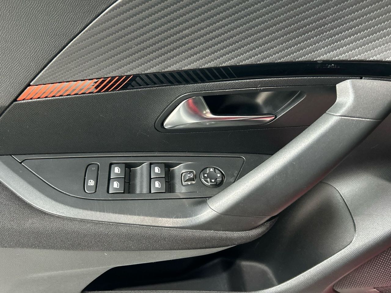 Peugeot 2008 Puretech 100 S&S Active Pack 75 kW (100 CV) - foto 19