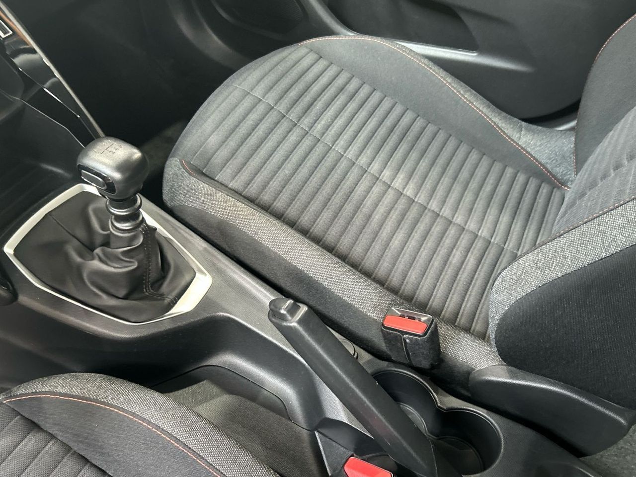 Peugeot 2008 Puretech 100 S&S Active Pack 75 kW (100 CV) - foto 14