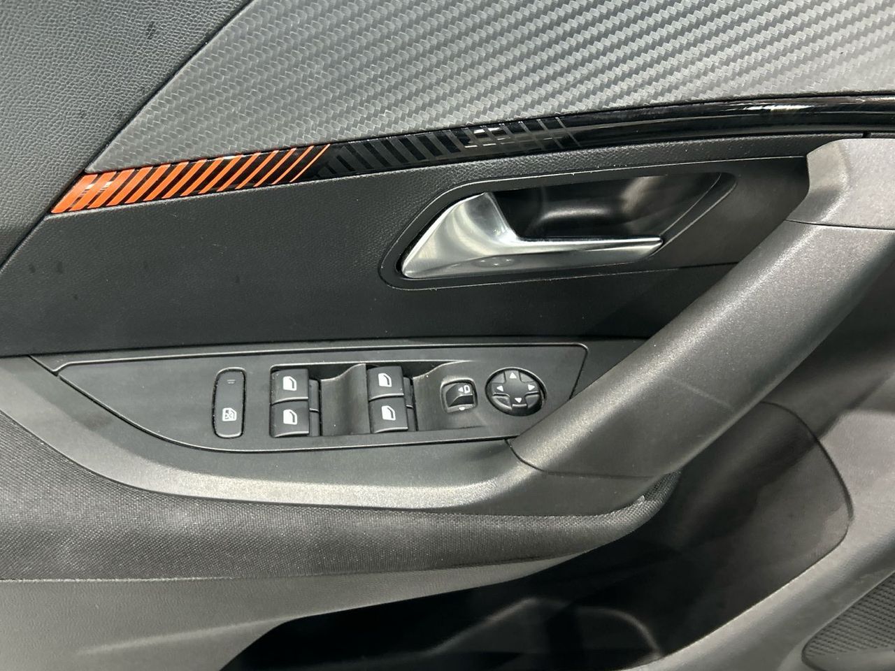 Peugeot 2008 Puretech 100 S&S Active Pack 75 kW (100 CV) - foto 19