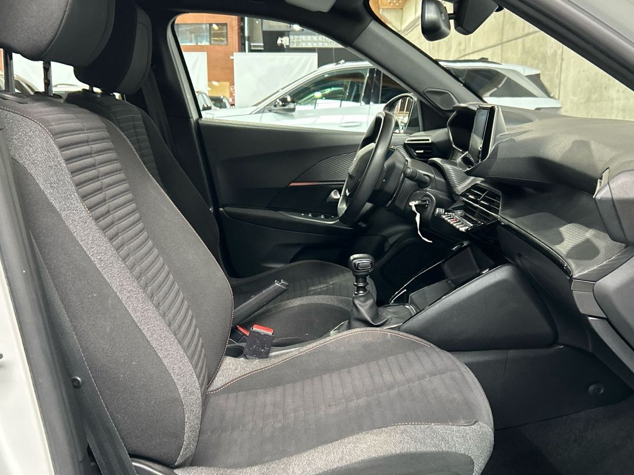 Peugeot 2008 Puretech 100 S&S Active Pack 75 kW (100 CV) - foto 25