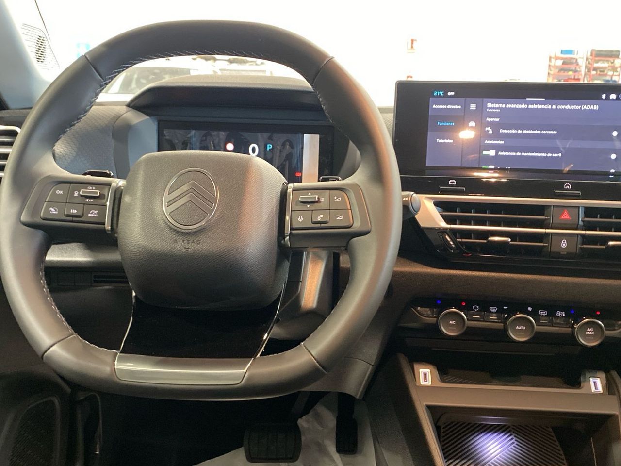 Citroën C4 Hybrid 145 e-DCS6 Max 107 kW (145 CV) - foto 9