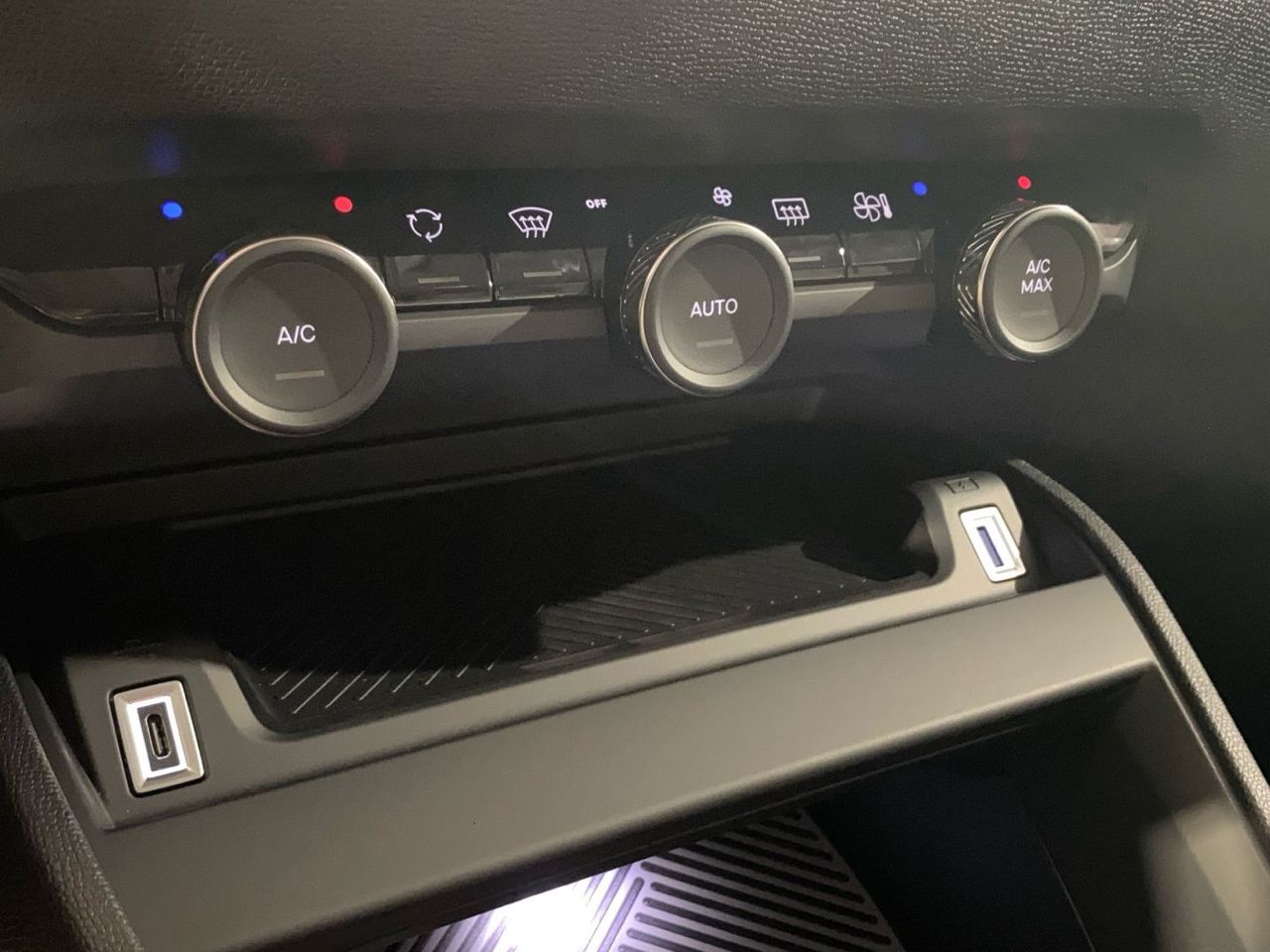 Citroën C4 Hybrid 145 e-DCS6 Max 107 kW (145 CV) - foto 26