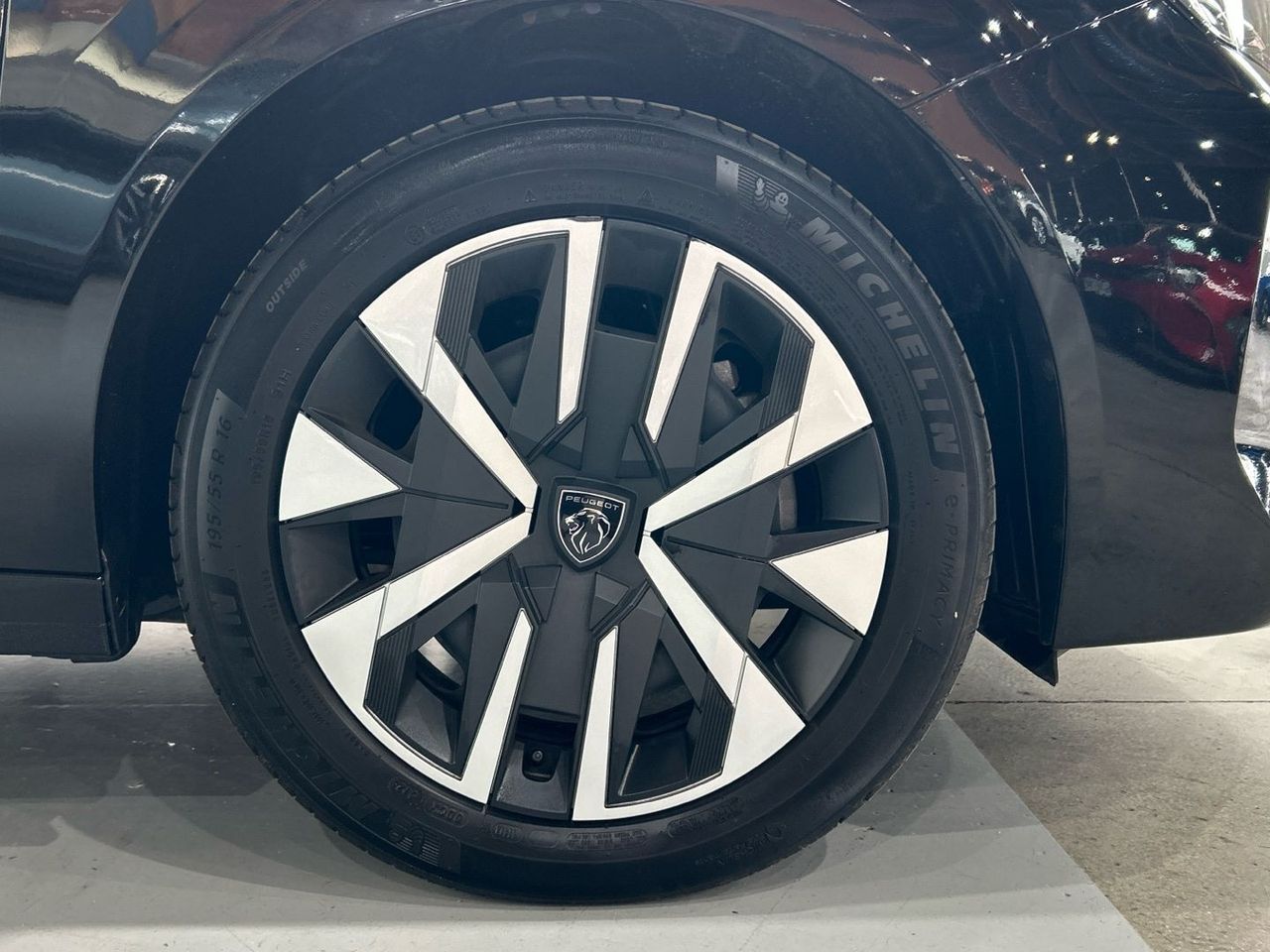 Peugeot 208 PureTech 100 Active 75 kW (100 CV) - foto 13