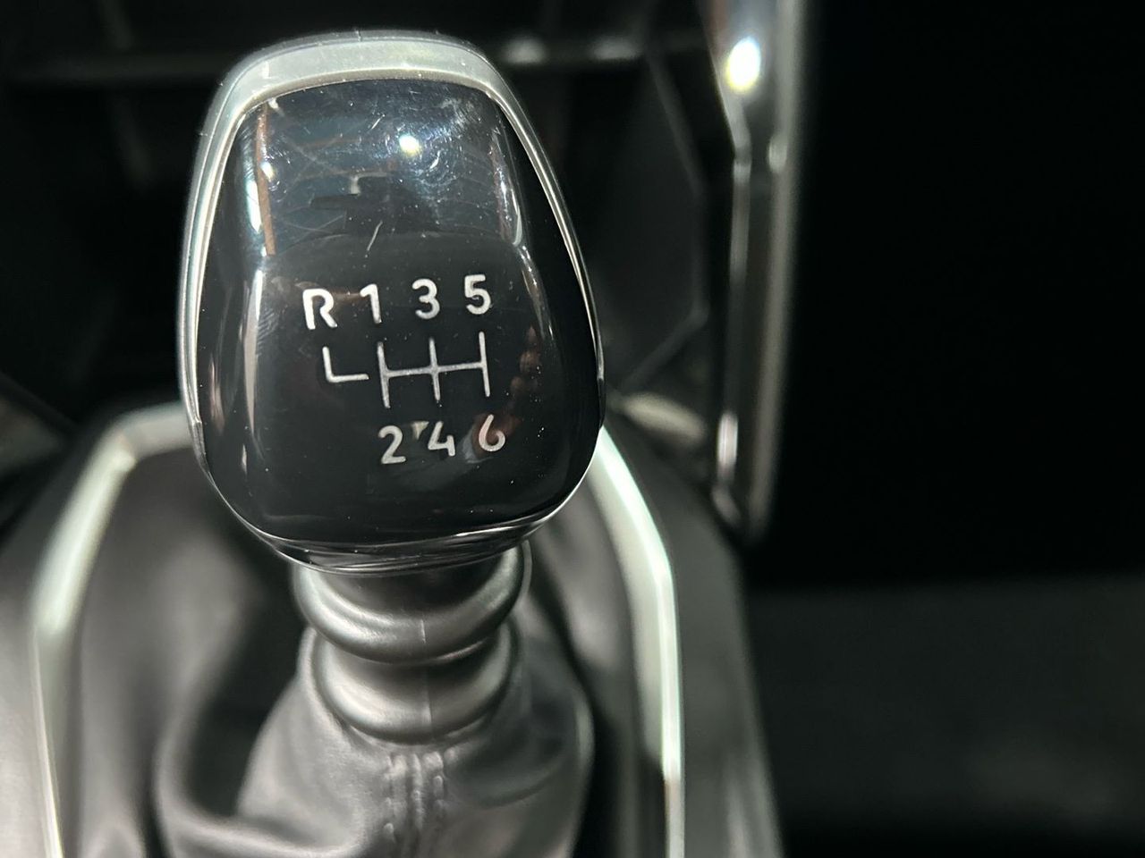 Peugeot 208 PureTech 100 Active 75 kW (100 CV) - foto 36