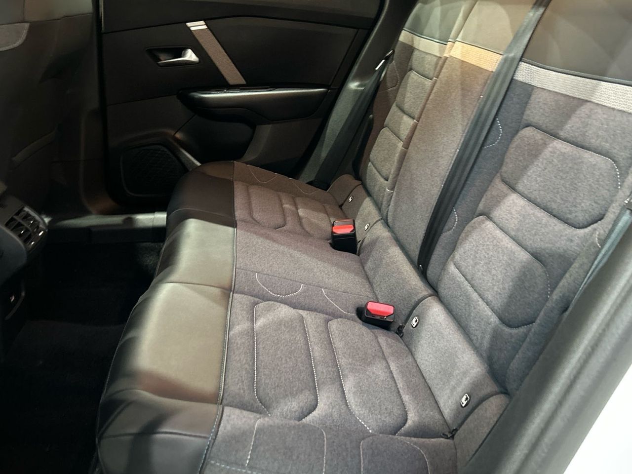 Citroën C4 BlueHDi 130 S&S Feel Pack EAT8 96 kW (130 CV) - foto 12