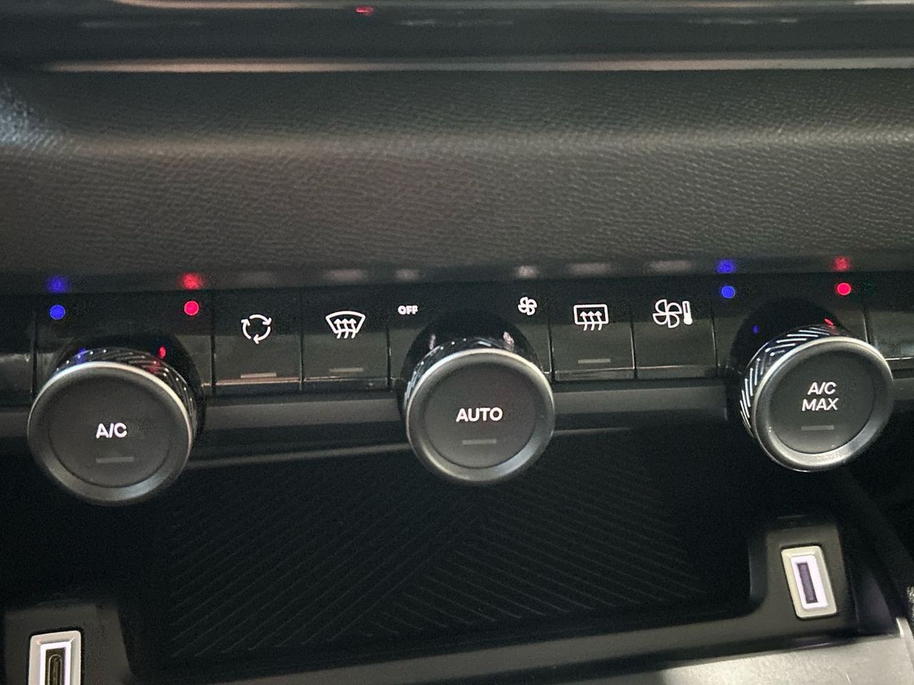 Citroën C4 BlueHDi 130 S&S Feel Pack EAT8 96 kW (130 CV) - foto 45