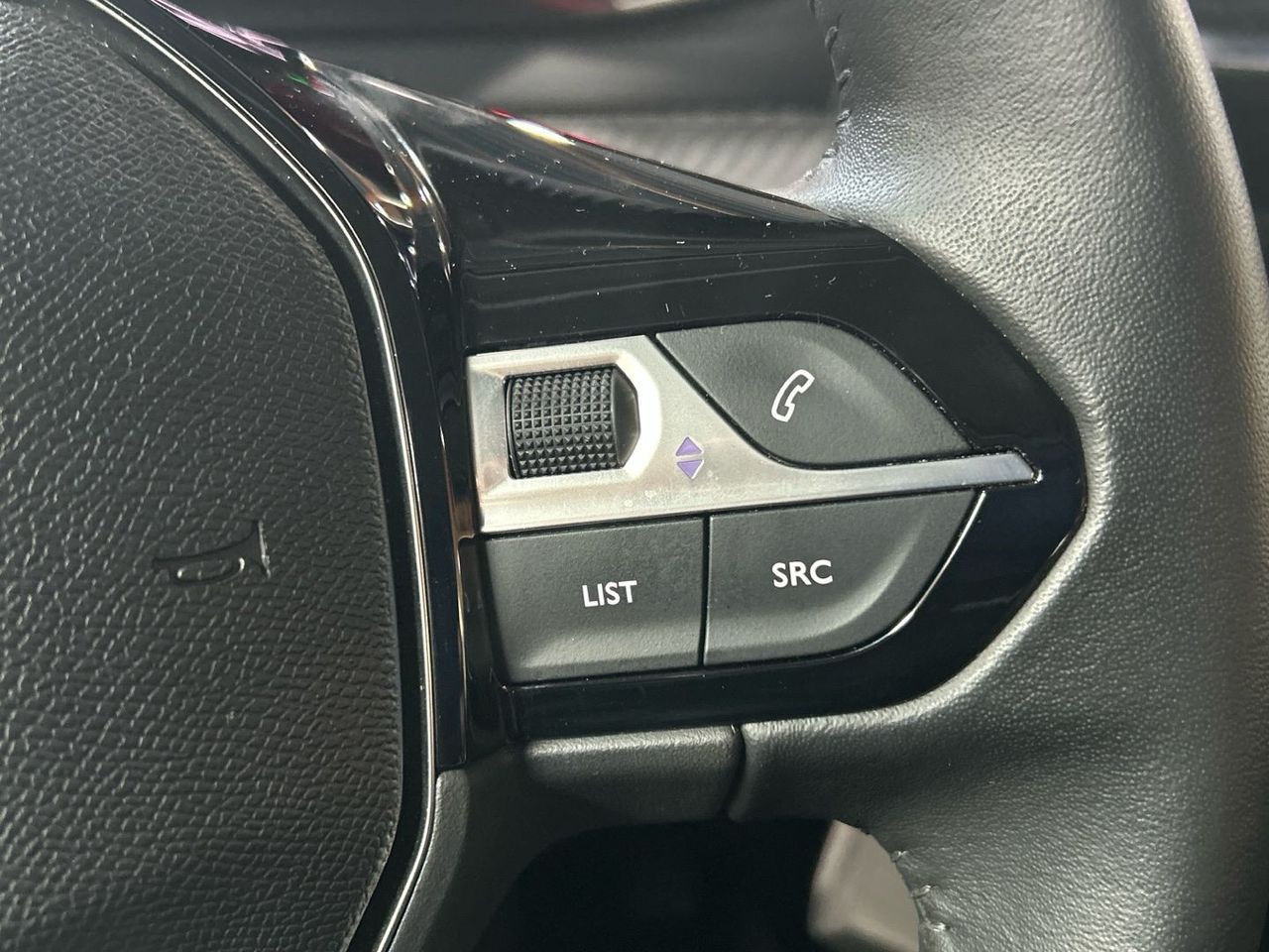 Peugeot 208 PureTech 100 Active 75 kW (100 CV) - foto 34