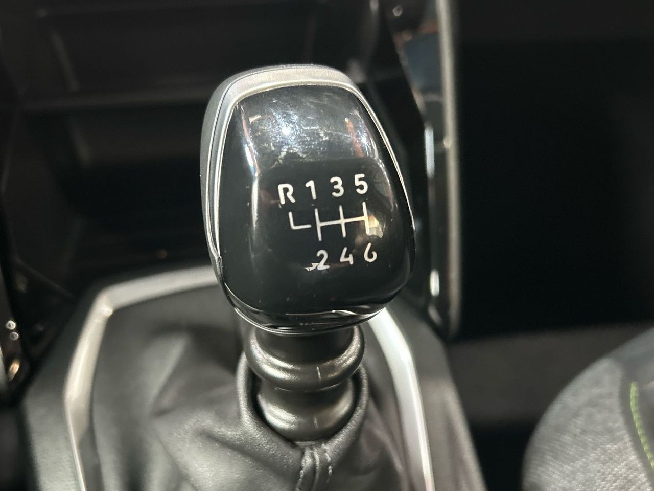 Peugeot 208 PureTech 100 Active 75 kW (100 CV) - foto 36