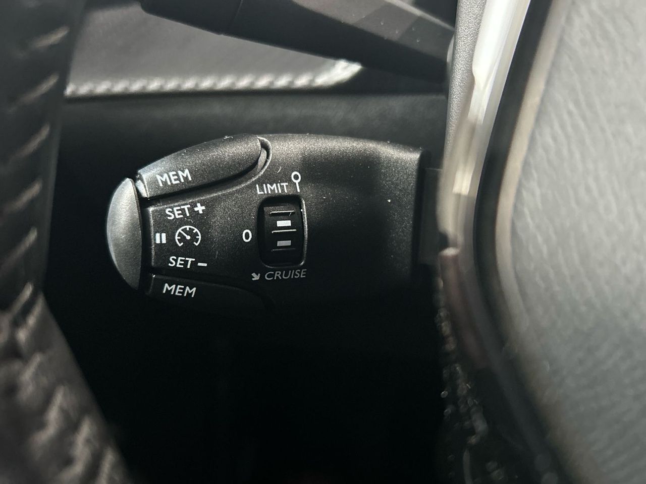 Peugeot 208 PureTech 100 Active 75 kW (100 CV) - foto 33