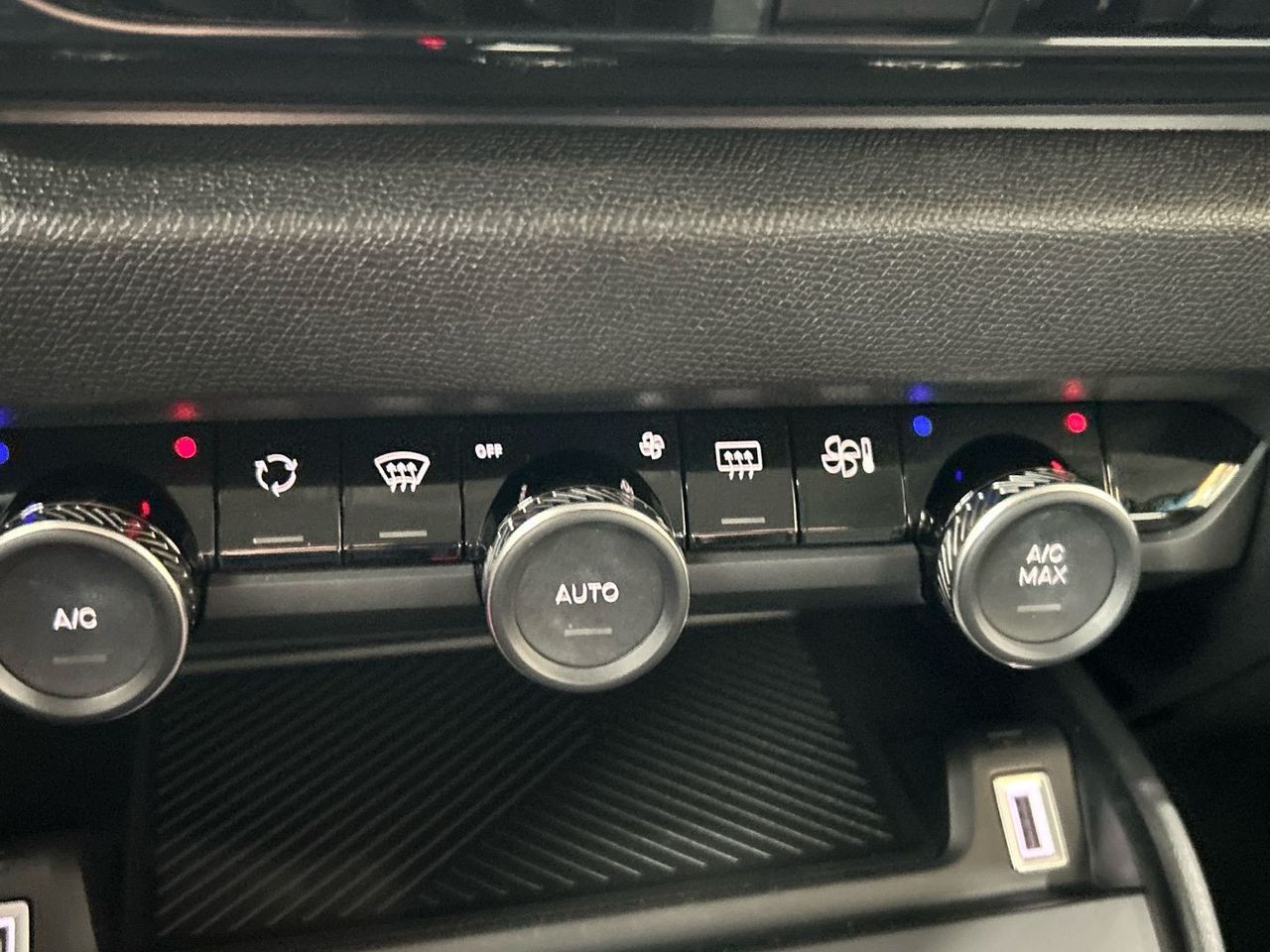 Citroën C4 PureTech 130 S&S 6v Feel Pack EAT8 96 kW (130 CV) - foto 41