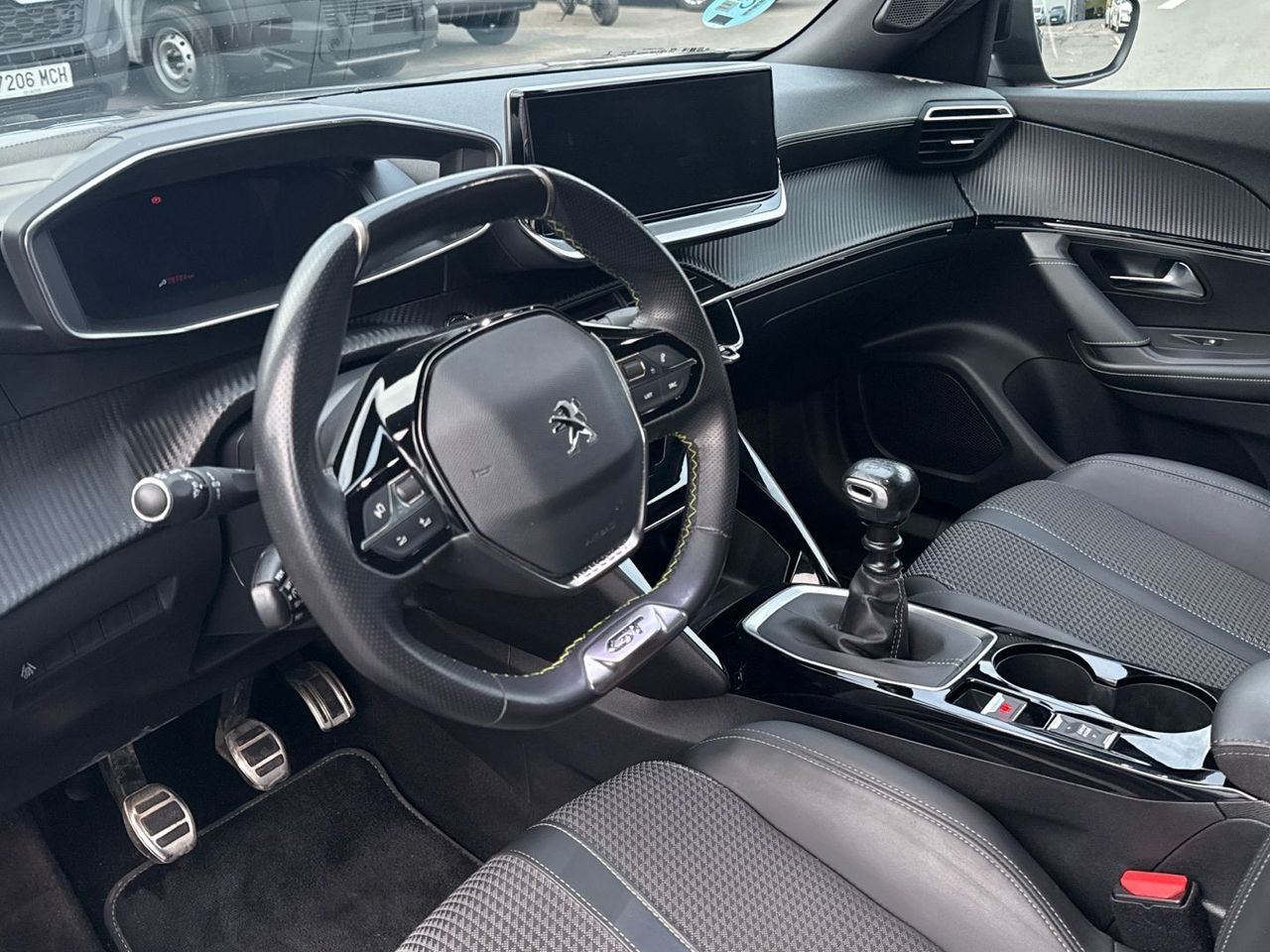 Peugeot 2008 PureTech 130 S&S GT 96 kW (130 CV) - foto 21