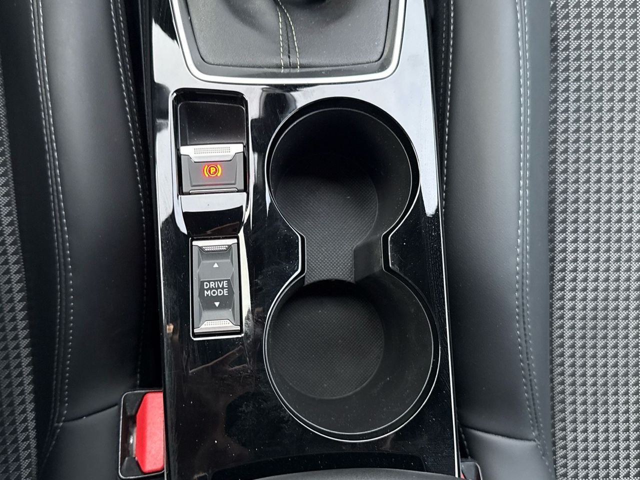 Peugeot 2008 PureTech 130 S&S GT 96 kW (130 CV) - foto 39