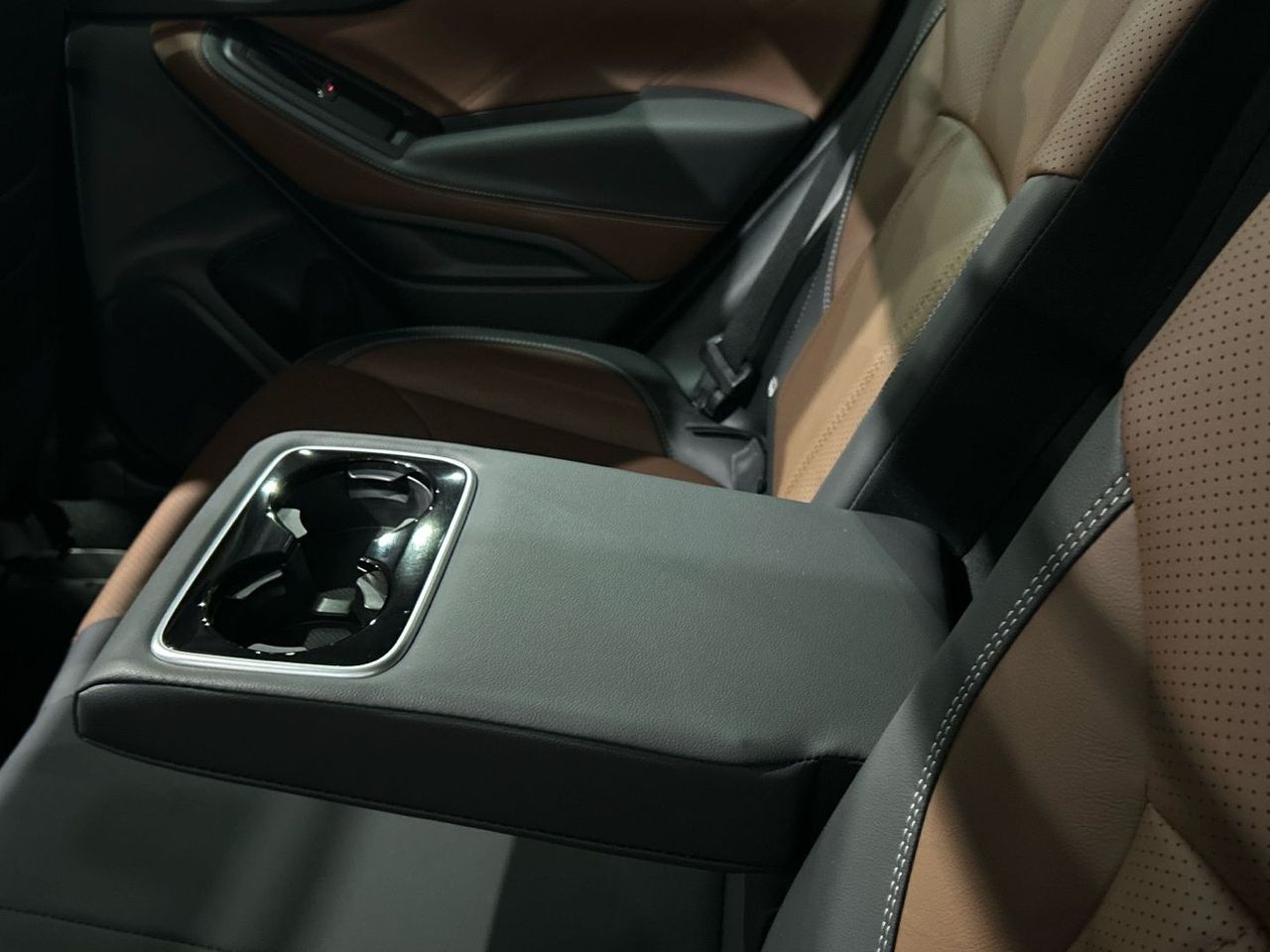 Subaru Forester 2.0i Hybrid Sport Plus CVT 110 kW (150 CV) - foto 57