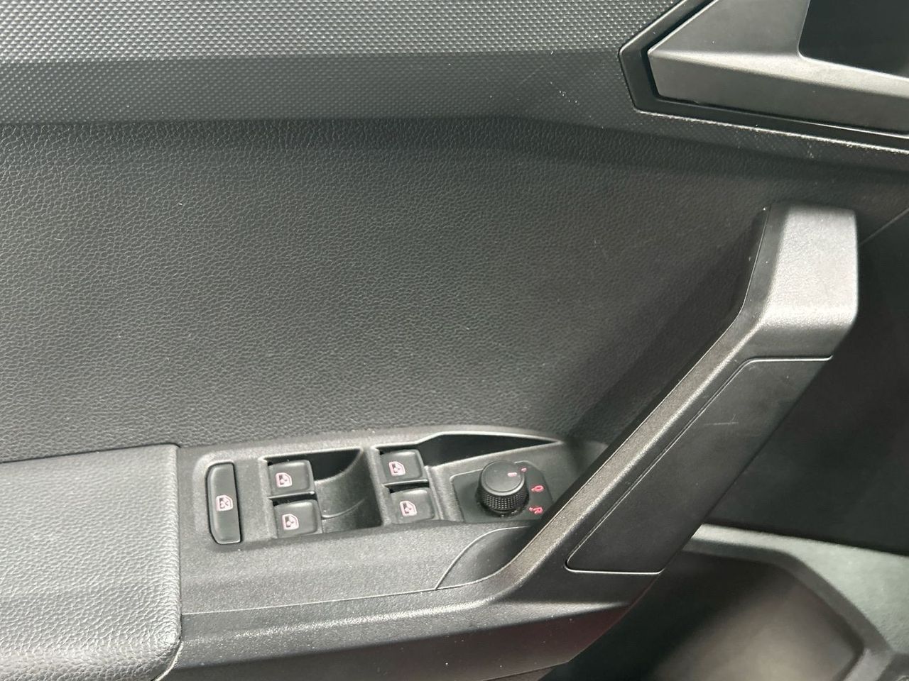 Seat Arona 1.0 TGI S&S Reference XM 66 kW (90 CV) - foto 19