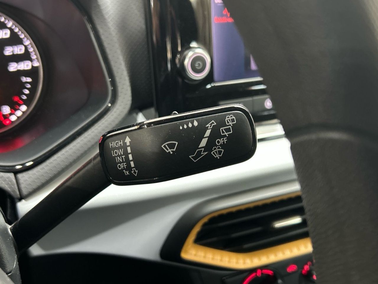 Seat Arona 1.0 TGI S&S Reference XM 66 kW (90 CV) - foto 35