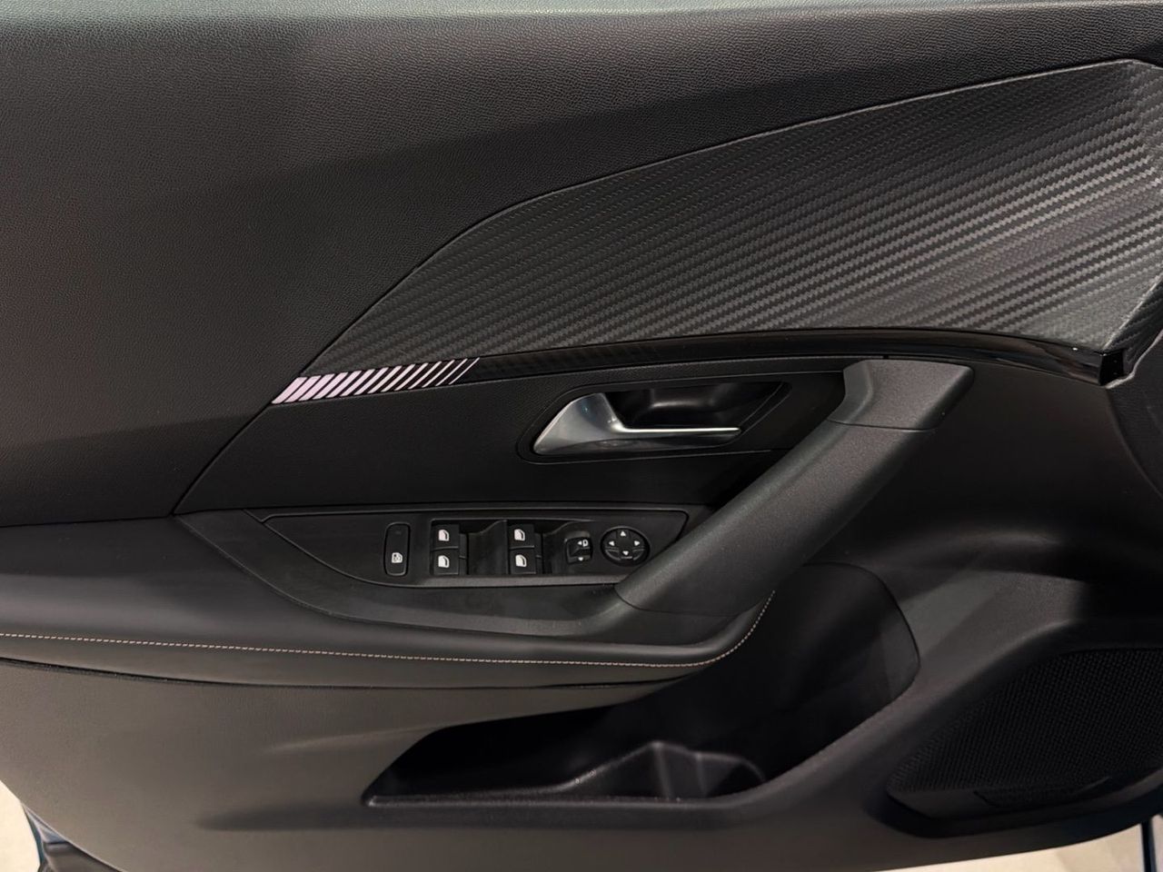 Peugeot 2008 PureTech 100 S&S Allure 75 kW (100 CV) - foto 19