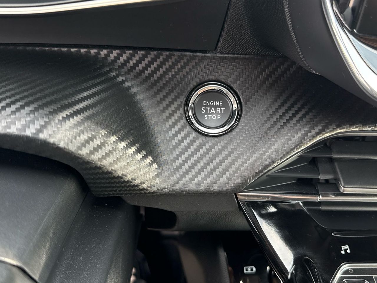 Peugeot 2008 PureTech 130 S&S Allure 96 kW (130 CV) - foto 29