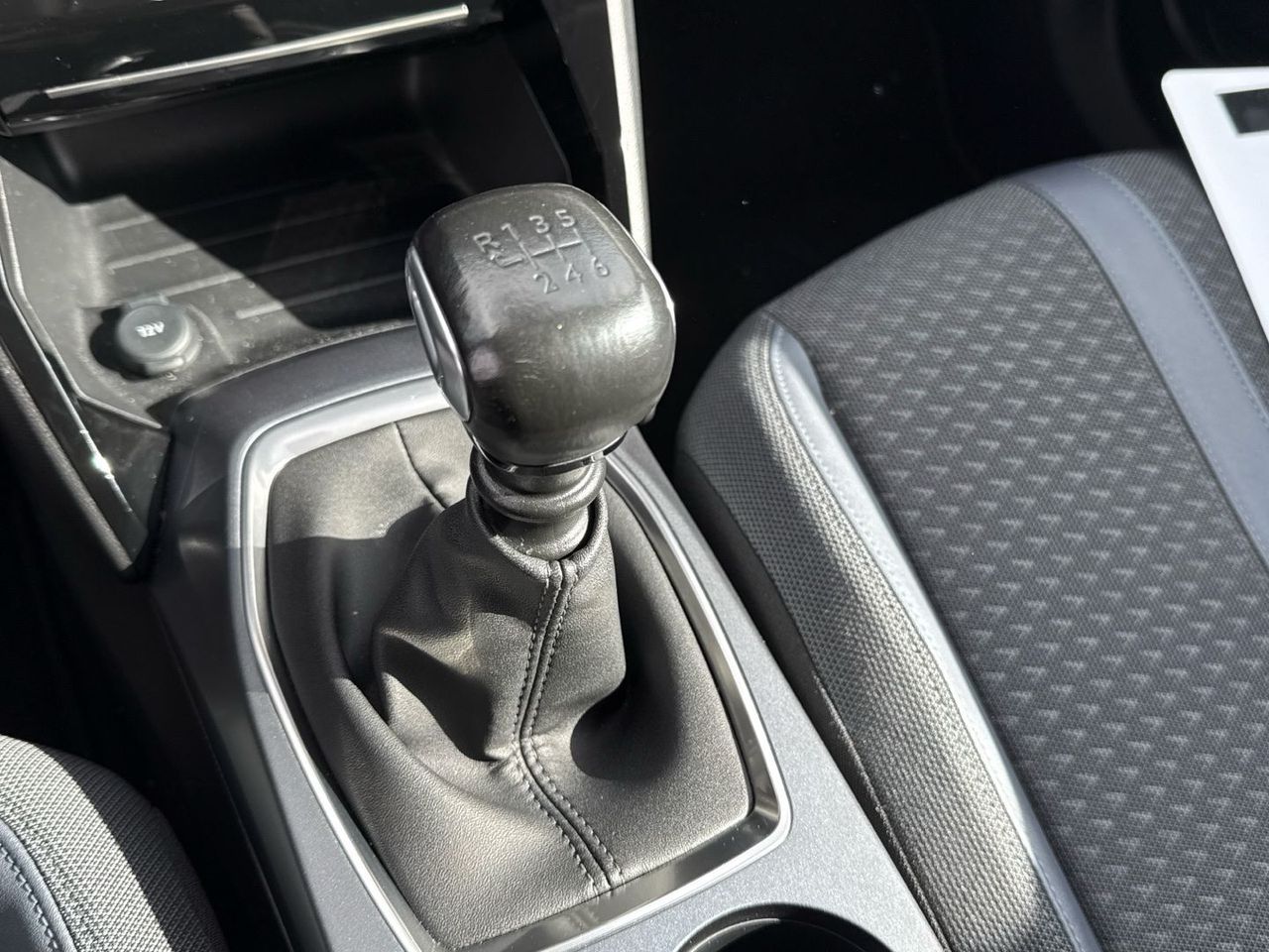 Peugeot 2008 PureTech 130 S&S Allure 96 kW (130 CV) - foto 25