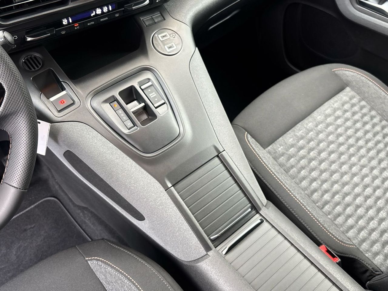 Peugeot Rifter BlueHDi 130 S&S GT Standard Auto 96 kW (130 C - foto 14